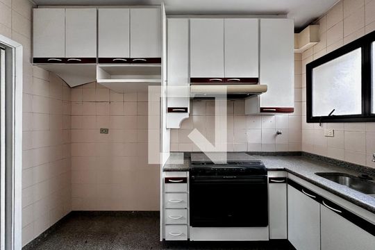 Cozinha  de apartamento para alugar com 3 quartos, 172m² em Cidade Monções, São Paulo