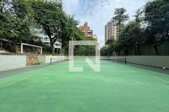 Apartamento para alugar com 4 quartos, 300m² em Vila Suzana, São Paulo