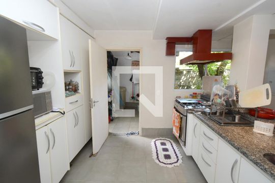 Cozinha de casa de condomínio para alugar com 3 quartos, 140m² em Jardim Marajoara, São Paulo