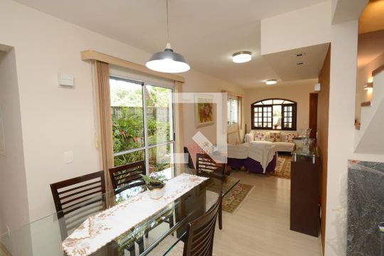 Casa de Condomínio para alugar com 3 quartos, 140m² em Jardim Marajoara, São Paulo