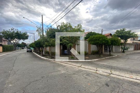 Fachada de casa à venda com 3 quartos, 280m² em Jardim Guanca, São Paulo