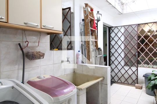 Área de Serviço de casa à venda com 3 quartos, 280m² em Jardim Guanca, São Paulo
