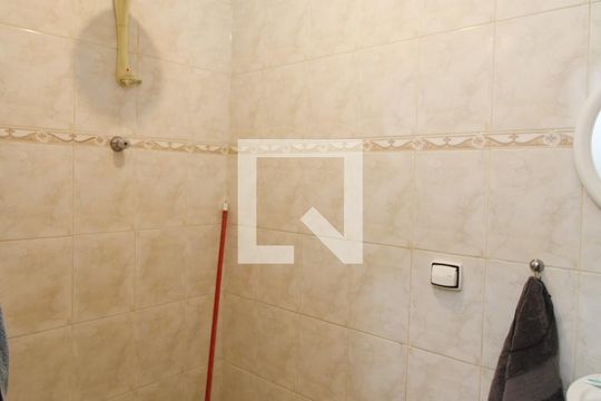 Banheiro de serviço de casa à venda com 3 quartos, 280m² em Jardim Guanca, São Paulo
