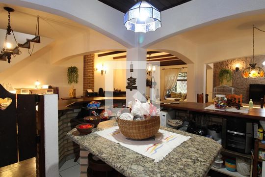 Cozinha de casa à venda com 3 quartos, 280m² em Jardim Guanca, São Paulo