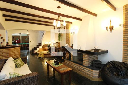 Sala de casa à venda com 3 quartos, 280m² em Jardim Guanca, São Paulo
