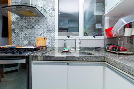 Cozinha de casa de condomínio à venda com 3 quartos, 150m² em Vila Carrão, São Paulo