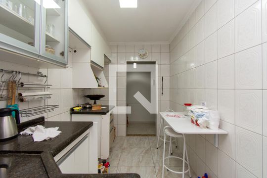 Cozinha de apartamento à venda com 2 quartos, 60m² em Jardim Iporanga, Guarulhos
