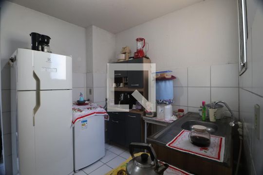 cozinha  de apartamento à venda com 2 quartos, 52m² em Guajuviras, Canoas