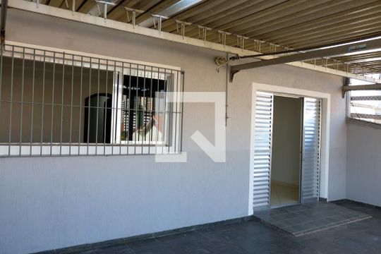 Sacada de casa à venda com 4 quartos, 256m² em Vila Campesina, Osasco
