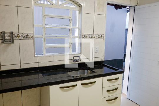 Cozinha 2 de casa à venda com 4 quartos, 256m² em Vila Campesina, Osasco