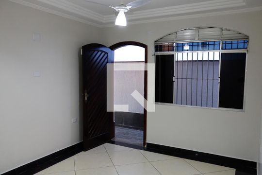 Casa à venda com 4 quartos, 256m² em Vila Campesina, Osasco