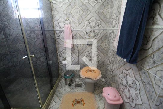 Banheiro da suíte 2 de casa de condomínio à venda com 4 quartos, 210m² em Jacarepaguá, Rio de Janeiro