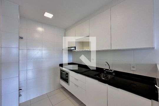 Cozinha de kitnet/studio à venda com 1 quarto, 44m² em Santo Amaro, São Paulo