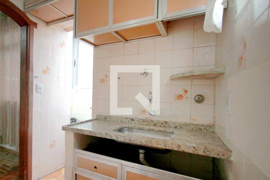 Cozinha de apartamento à venda com 2 quartos, 50m² em Serra, Belo Horizonte