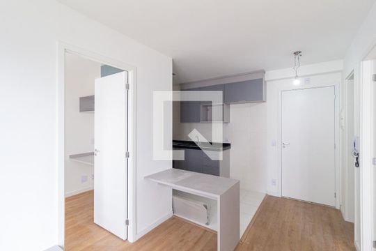 Sala de apartamento para alugar com 2 quartos, 40m² em Presidente Altino, Osasco