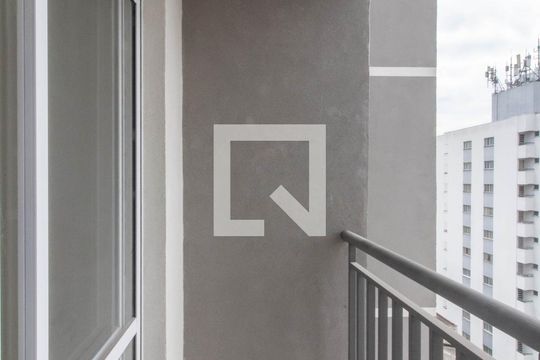 Sacada da Sala de apartamento à venda com 2 quartos, 46m² em Jardim Aida, Guarulhos