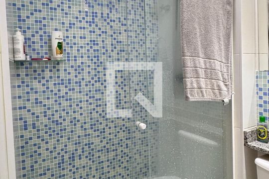 Banheiro Corredor de apartamento à venda com 2 quartos, 70m² em Bethaville I, Barueri
