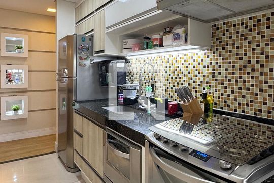 Cozinha de apartamento à venda com 2 quartos, 70m² em Bethaville I, Barueri