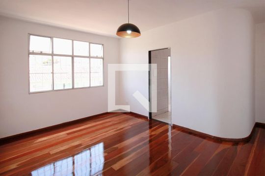 Apartamento à venda com 2 quartos, 62m² em Sagrada Família, Belo Horizonte
