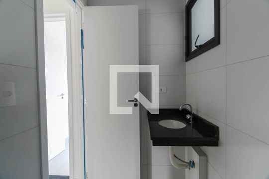 Banheiro de apartamento à venda com 2 quartos, 50m² em Vila Lucia, São Paulo