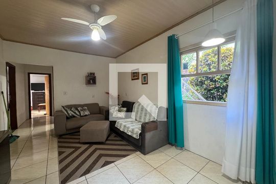 Casa à venda com 4 quartos, 140m² em Santa Teresa, São Leopoldo