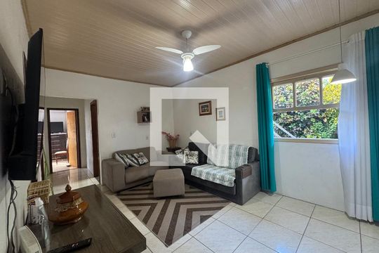 Sala de casa à venda com 4 quartos, 140m² em Santa Teresa, São Leopoldo
