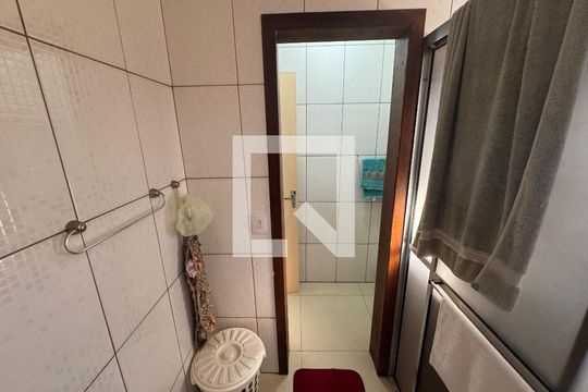 Banheiro de casa à venda com 4 quartos, 140m² em Santa Teresa, São Leopoldo