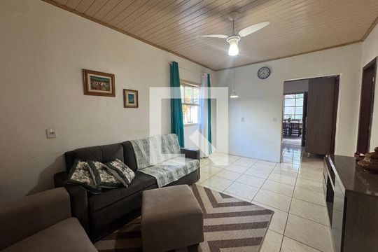 Sala de casa à venda com 4 quartos, 140m² em Santa Teresa, São Leopoldo