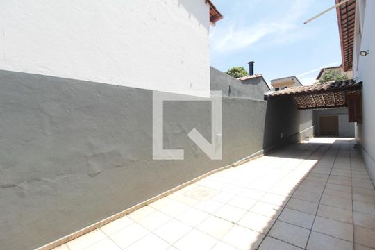 Garagem de casa à venda com 5 quartos, 260m² em Céu Azul, Belo Horizonte