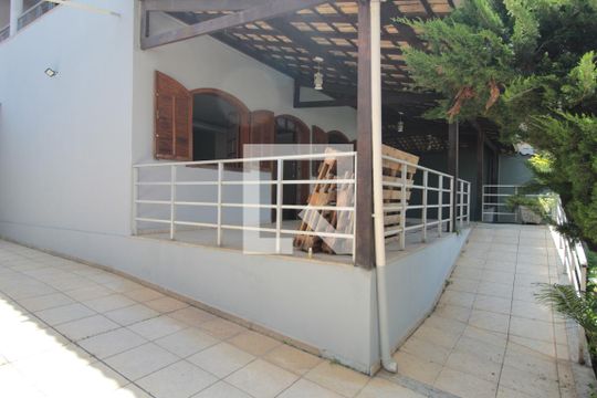 Garagem de casa à venda com 5 quartos, 260m² em Céu Azul, Belo Horizonte