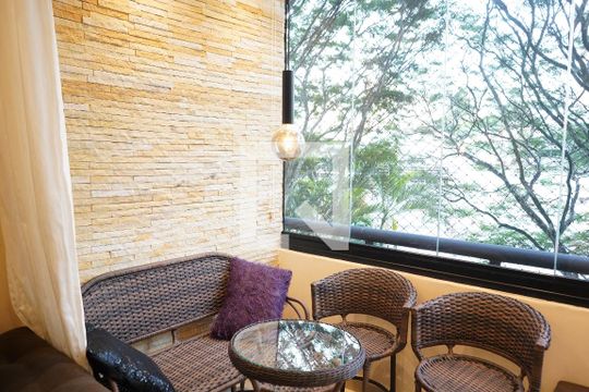 Sacada de apartamento à venda com 2 quartos, 60m² em Jardim Analia Franco, São Paulo
