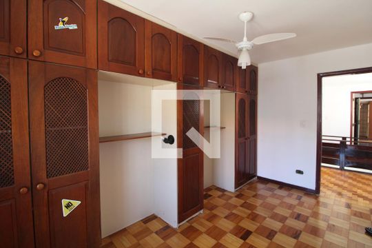 Quarto 3 de casa à venda com 4 quartos, 220m² em Jardim Umuarama, São Paulo
