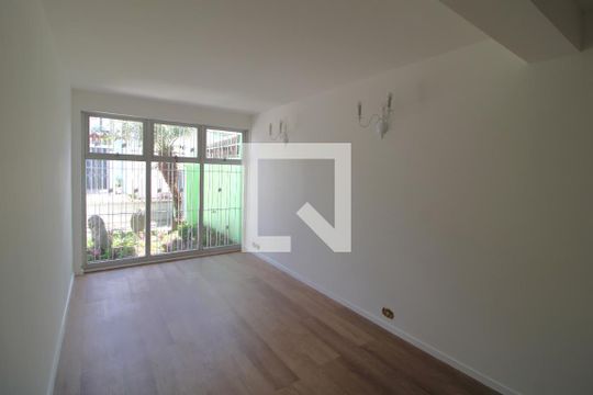 Sala de casa à venda com 4 quartos, 220m² em Jardim Umuarama, São Paulo
