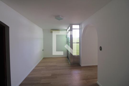 Sala de casa à venda com 4 quartos, 220m² em Jardim Umuarama, São Paulo