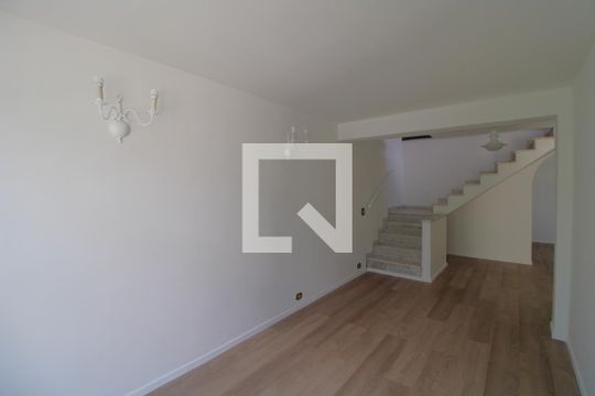 Casa à venda com 4 quartos, 220m² em Jardim Umuarama, São Paulo