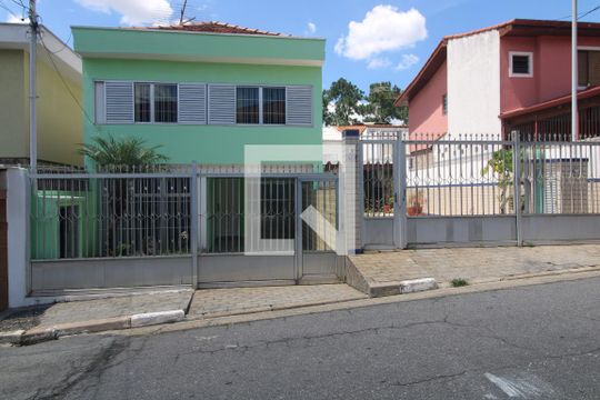 Fachada de casa à venda com 4 quartos, 220m² em Jardim Umuarama, São Paulo