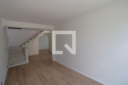 Sala de casa à venda com 4 quartos, 220m² em Jardim Umuarama, São Paulo
