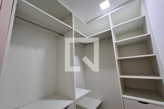 Closet Suite de apartamento à venda com 3 quartos, 143m² em Taquara, Rio de Janeiro