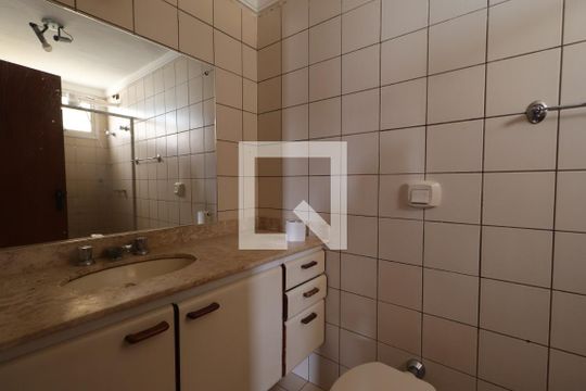 Banheiro da Suíte de apartamento para alugar com 3 quartos, 100m² em Vila Seixas, Ribeirão Preto