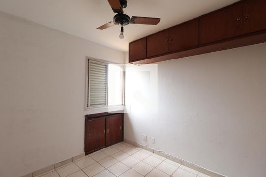 Quarto 2 de apartamento para alugar com 3 quartos, 100m² em Vila Seixas, Ribeirão Preto