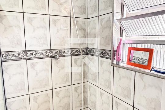 Banheiro de casa à venda com 2 quartos, 125m² em Vila Francisco Matarazzo, Santo André