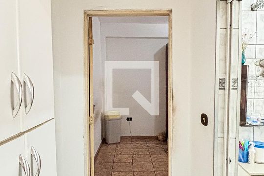 Corredor de casa à venda com 2 quartos, 125m² em Vila Francisco Matarazzo, Santo André