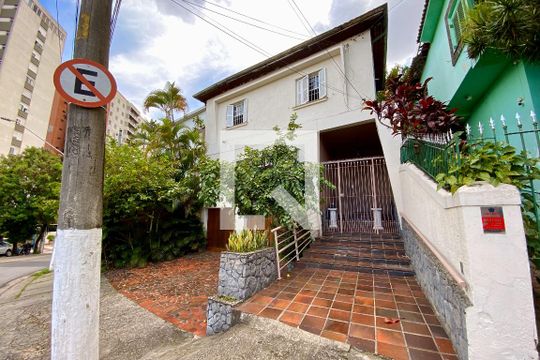 Fachada de casa para alugar com 3 quartos, 280m² em Jardim das Bandeiras, São Paulo
