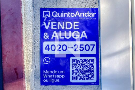 Plaquinha de casa à venda com 3 quartos, 200m² em Cambuci, São Paulo