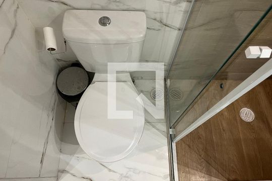 Banheiro de apartamento à venda com 2 quartos, 40m² em Barra Funda, São Paulo