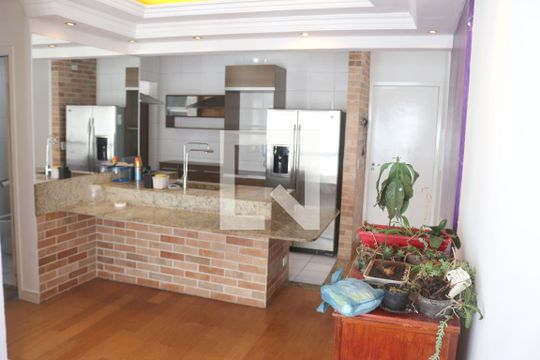 Sala de apartamento para alugar com 3 quartos, 74m² em Fundação, São Caetano do Sul