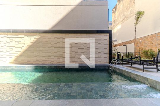 Piscina de kitnet/studio à venda com 1 quarto, 20m² em República, São Paulo