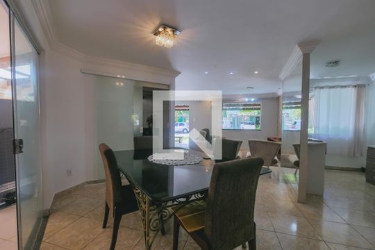 Casa para alugar com 4 quartos, 200m² em Stella Maris, Salvador