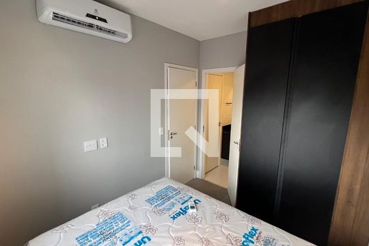 Quarto 1 de apartamento à venda com 2 quartos, 40m² em Pinheiros, São Paulo