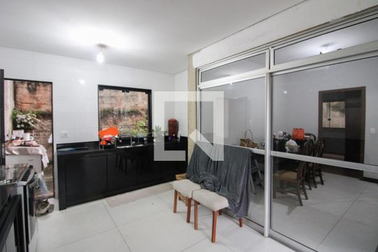 Cozinha de casa à venda com 3 quartos, 360m² em Paquetá, Belo Horizonte